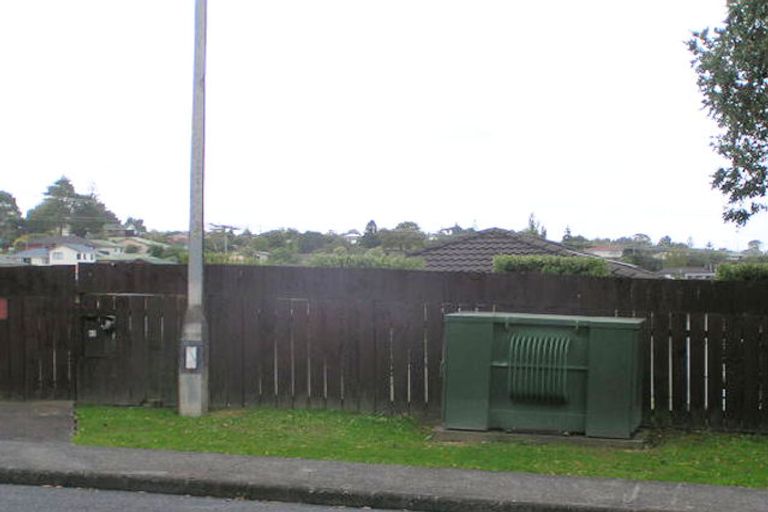 Photo of property in 62 Gallony Avenue, Massey, Auckland, 0614