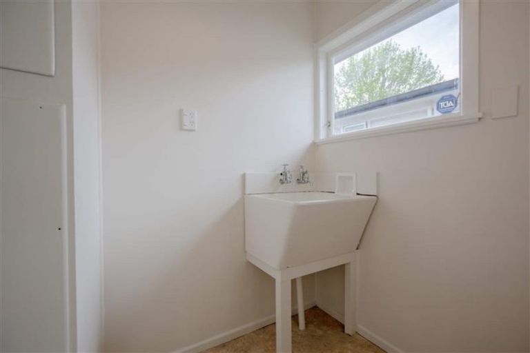 Photo of property in 28 Larnoch Road, Henderson, Auckland, 0610