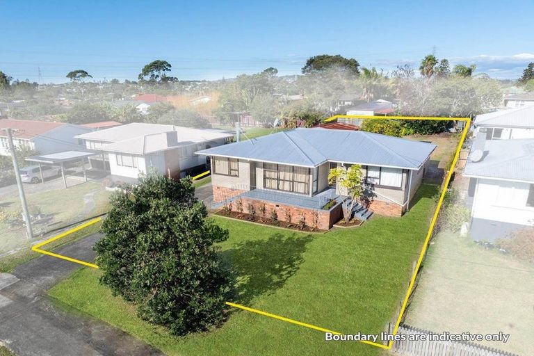 Photo of property in 7 Cobham Crescent, Kelston, Auckland, 0602