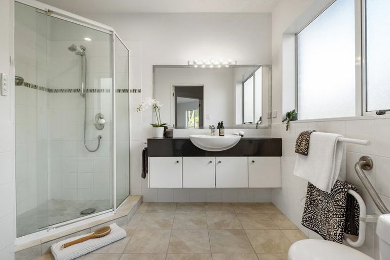 Photo of property in 1/137 Nile Road, Milford, Auckland, 0620