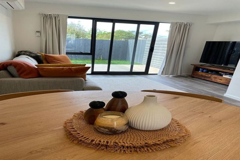 Photo of property in 16/5 Hikurangi Street, Te Atatu Peninsula, Auckland, 0610