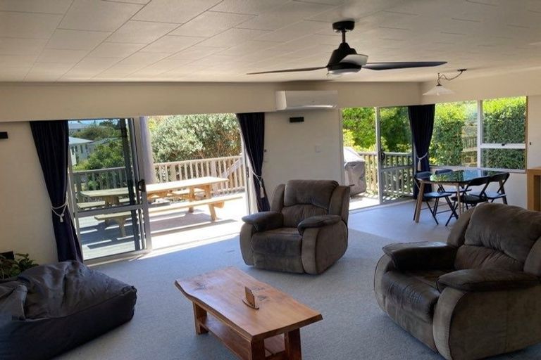 Photo of property in 15 Shearwater Street, One Tree Point, 0118