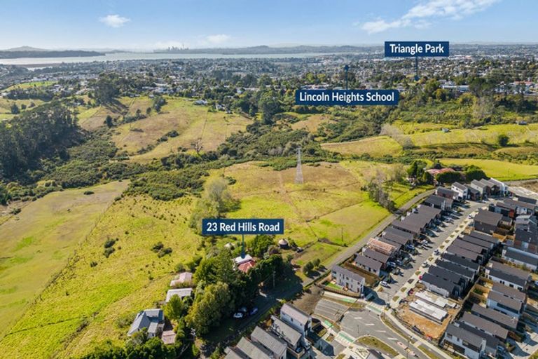 Photo of property in 23 Red Hills Road, Massey, Auckland, 0614