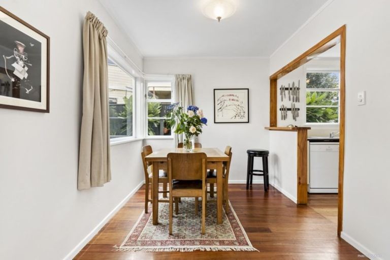 Photo of property in 96 Lyall Parade, Lyall Bay, Wellington, 6022