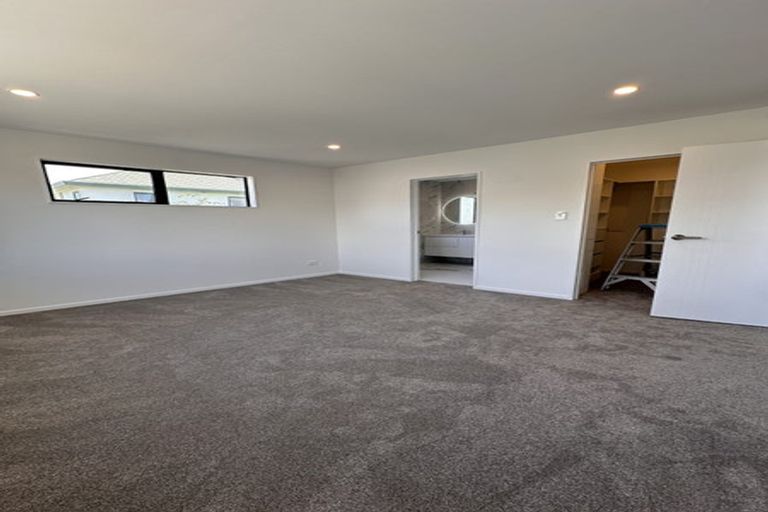 Photo of property in 59b Totara Road, Te Atatu Peninsula, Auckland, 0610