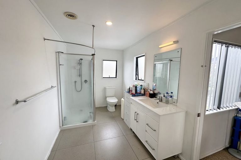 Photo of property in 6 Duxfield Drive, Ranui, Auckland, 0612