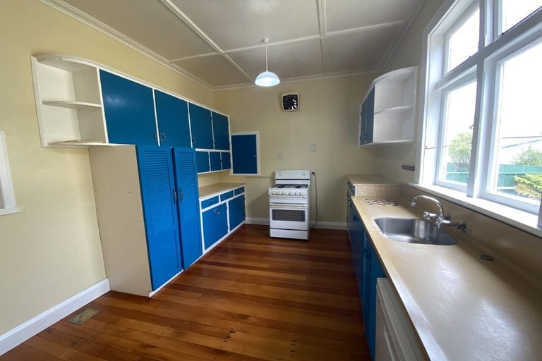 Photo of property in 64 Freyberg Street, Lyall Bay, Wellington, 6022