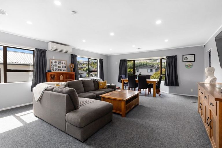 Photo of property in 62 Albatross Close, Whitby, Porirua, 5024