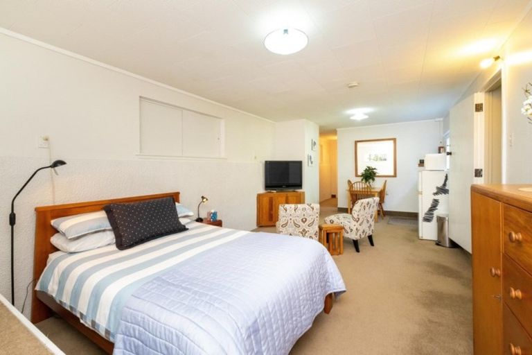 Photo of property in 13 Denholm Road, Hospital Hill, Napier, 4110