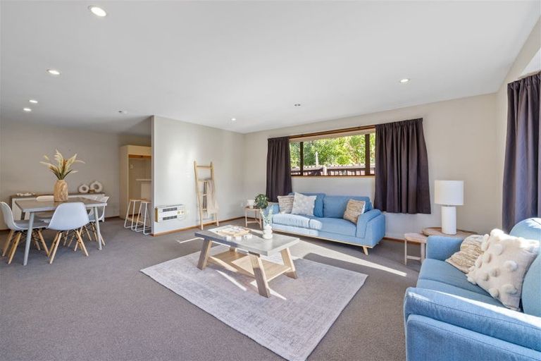 Photo of property in 4b Grassmere Street, Papanui, Christchurch, 8052