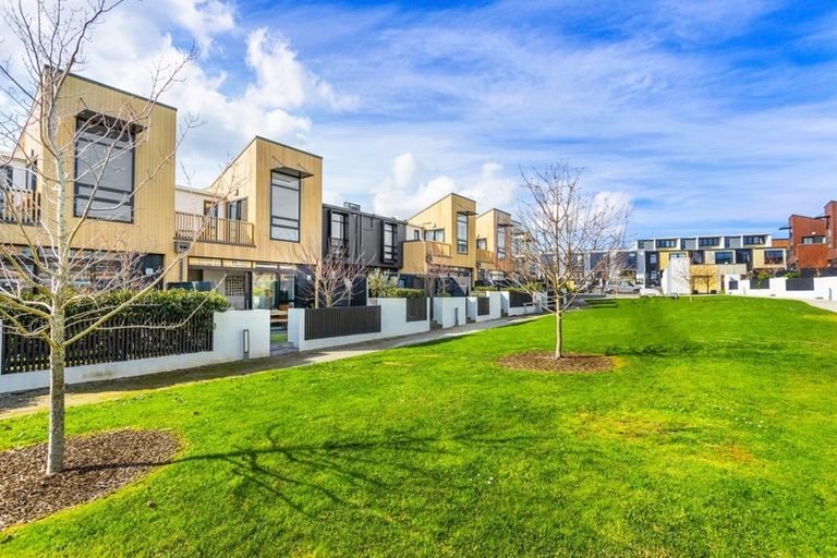 Photo of property in 15 Isitt Road, Hobsonville, Auckland, 0616