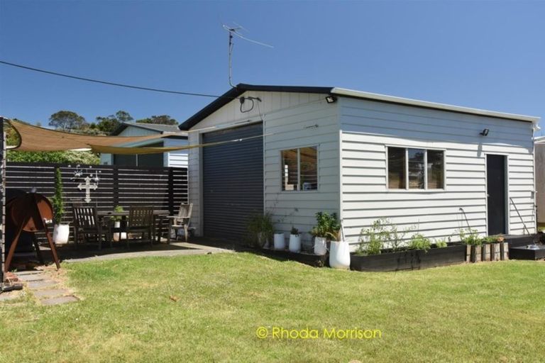 Photo of property in 88 Komiti Road, Tinopai, Matakohe, 0593