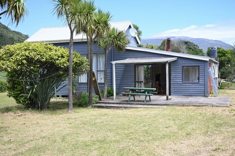 Photo of property in 33 Main Road, Hector, 7822