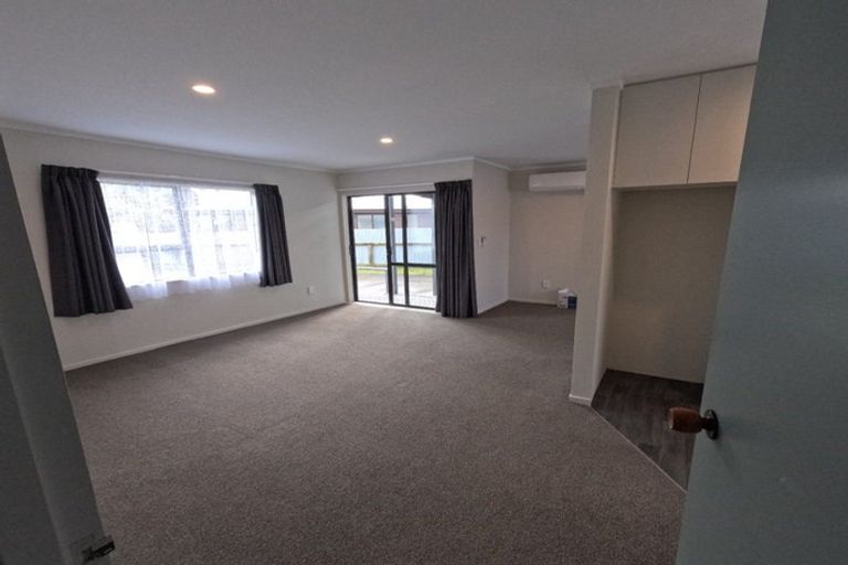 Photo of property in 12 Redwood Drive, Waipukurau, 4200