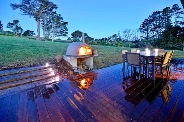 Photo of property in 73d Oraha Road, Kumeu, 0892