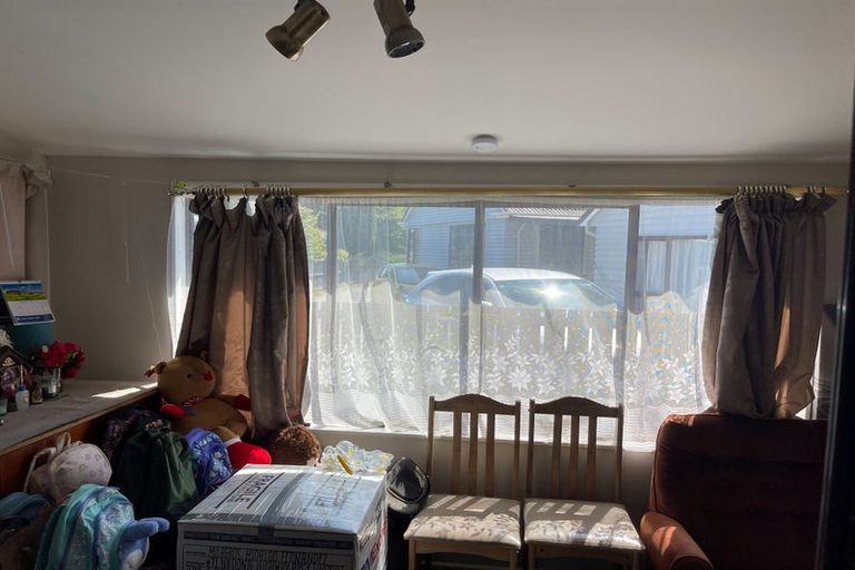 Photo of property in 2/9 Gregory Avenue, Islington, Christchurch, 8042