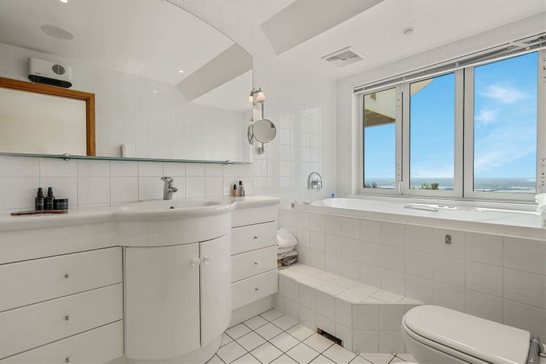 Photo of property in 7 Gardenhill Lane, Redcliffs, Christchurch, 8081