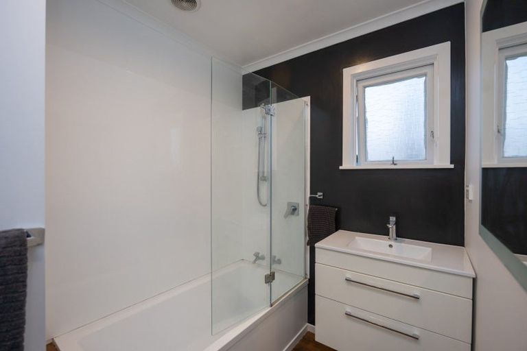 Photo of property in 17 Winchester Street, Awapuni, Palmerston North, 4412