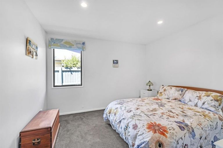 Photo of property in 12 Highwood Lane, Burnside, Christchurch, 8053
