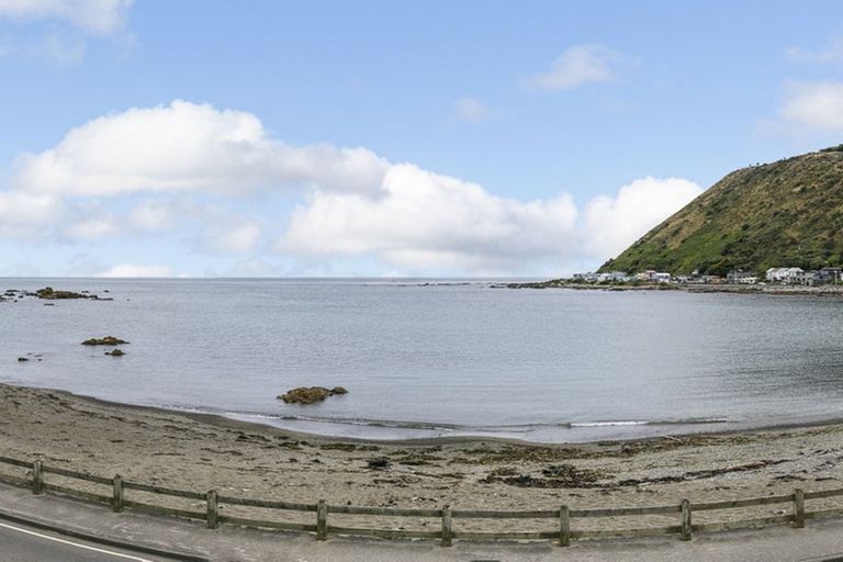 Photo of property in 32 Owhiro Bay Parade, Owhiro Bay, Wellington, 6023