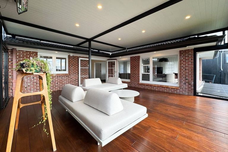 Photo of property in 36 Renata Crescent, Te Atatu Peninsula, Auckland, 0610