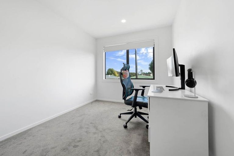 Photo of property in 1/2 Dolphin Street, Pakuranga, Auckland, 2010