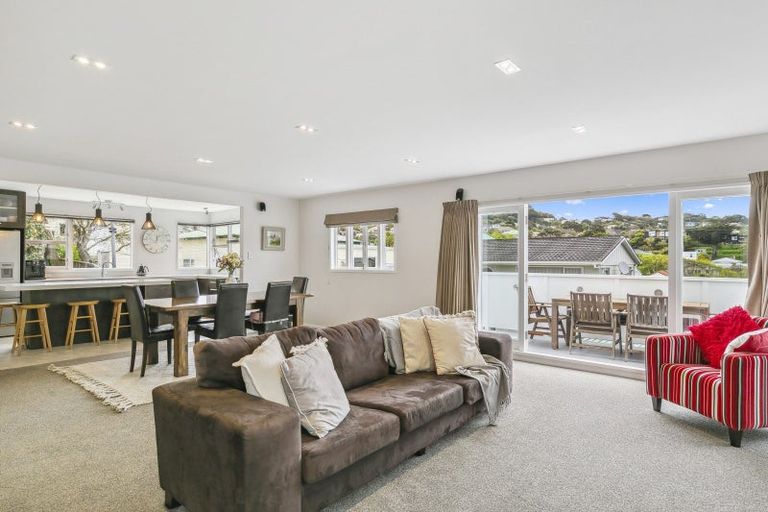 Photo of property in 22 Lucknow Terrace, Khandallah, Wellington, 6035