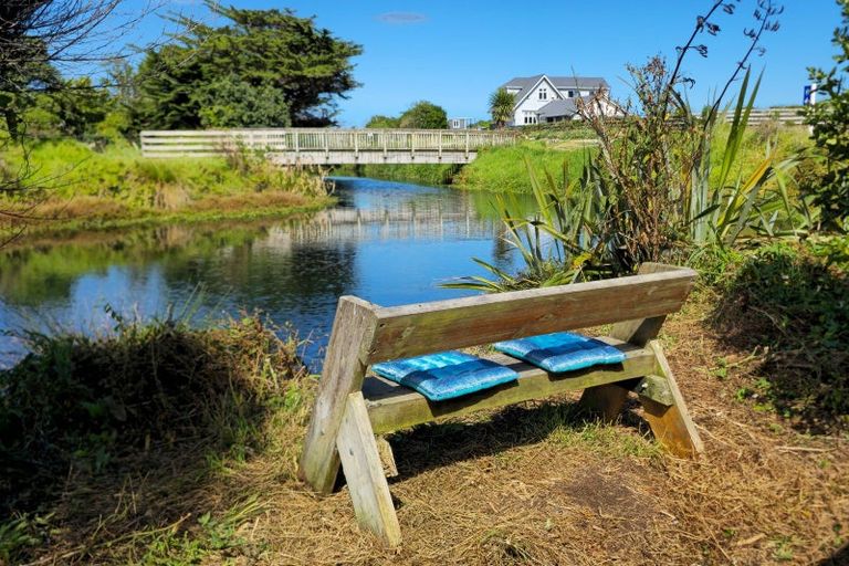 Photo of property in 44 Kapiti Lane, Otaki Beach, Otaki, 5512