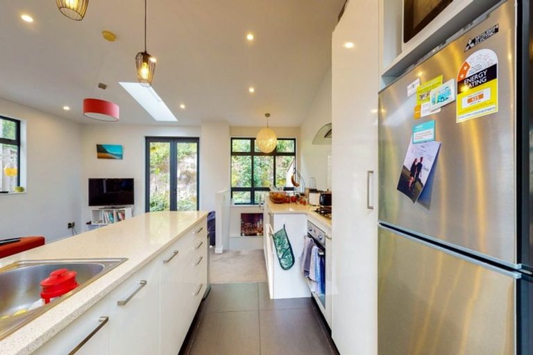 Photo of property in 15 San Sebastian Road, Kelburn, Wellington, 6012