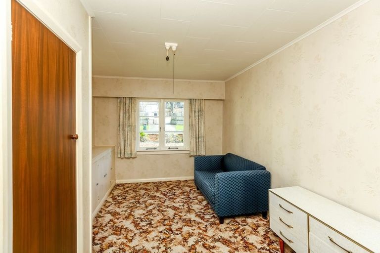 Photo of property in 17 Alberta Road, Glen Avon, New Plymouth, 4312