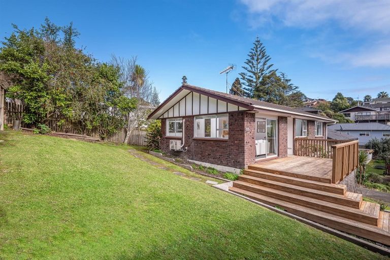 Photo of property in 1/36 Acacia Road, Torbay, Auckland, 0632