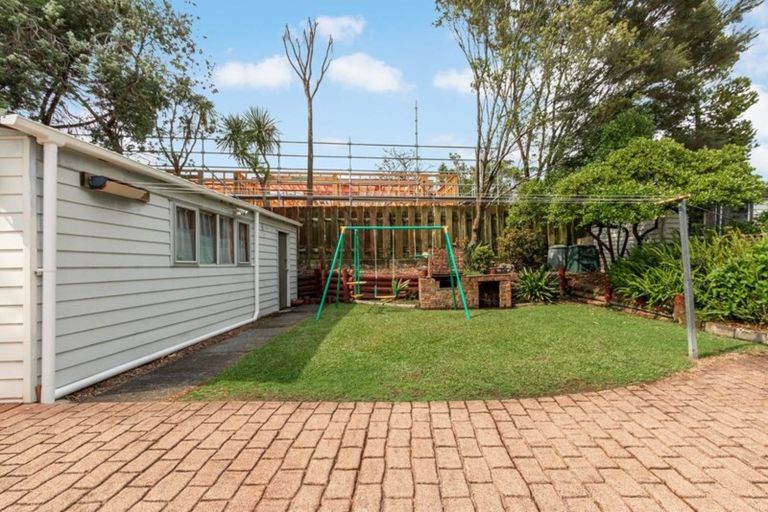 Photo of property in 29 Cron Avenue, Te Atatu South, Auckland, 0610