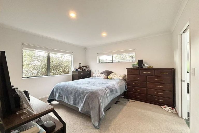 Photo of property in 32 Rush Creek Drive, Westgate, Auckland, 0614