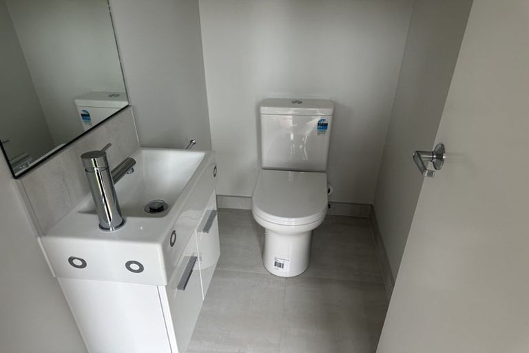 Photo of property in 80 Papatupu Way, Kumeu, 0810