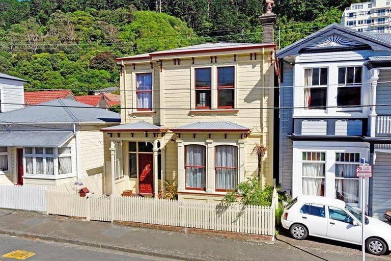 Photo of property in 128 Tinakori Road, Thorndon, Wellington, 6011