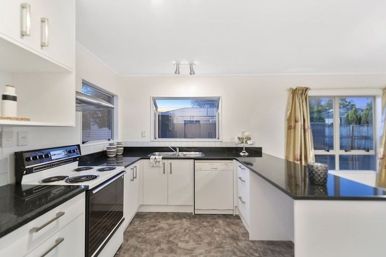 Photo of property in 140a Masters Avenue, Silverdale, Hamilton, 3216