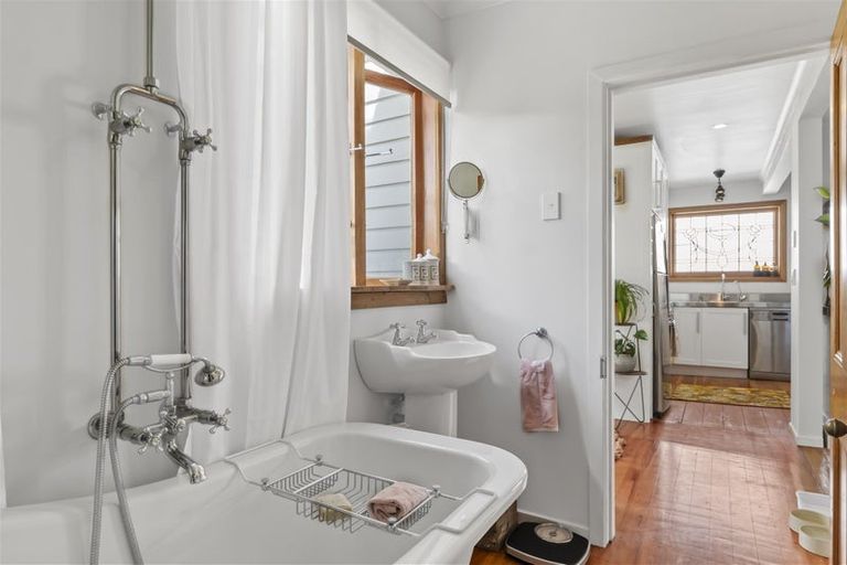 Photo of property in 51 Gaine Street, New Plymouth, 4310