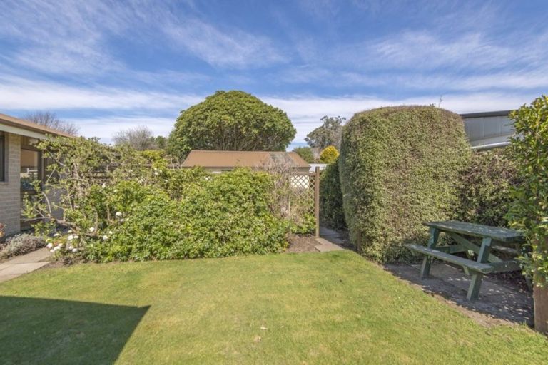 Photo of property in 10 Parkview Place, Avonhead, Christchurch, 8042
