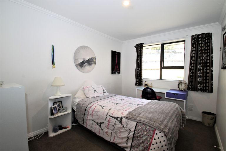 Photo of property in 16 Hogan Place, Fairfield, Dunedin, 9018