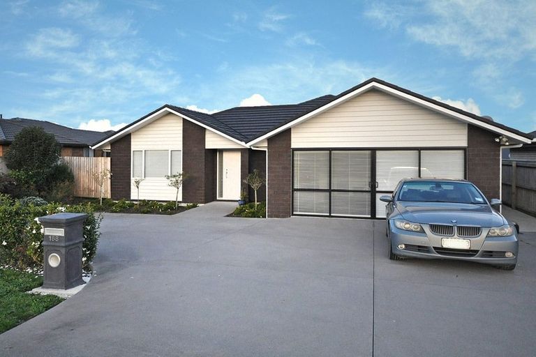 Photo of property in 188 Helenslee Road, Pokeno, 2472