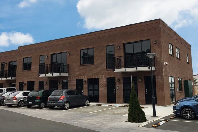 Photo of property in 101/4 Village Quarter Lane, Frankton, Hamilton, 3204