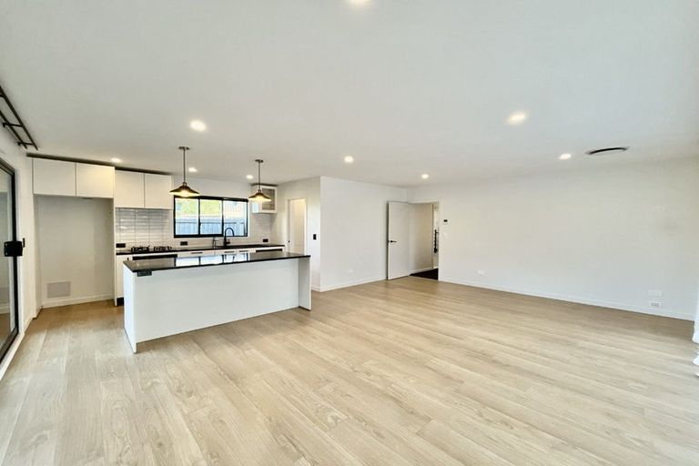 Photo of property in 2/4 Alvaston Drive, Halswell, Christchurch, 8025