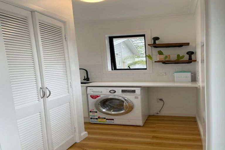 Photo of property in 33 Northall Road, New Lynn, Auckland, 0600