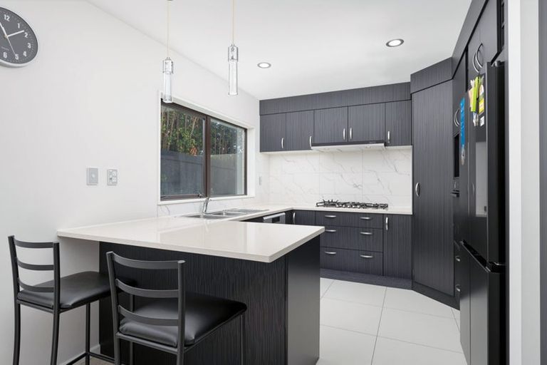 Photo of property in 93 Waitaki Street, Henderson, Auckland, 0612