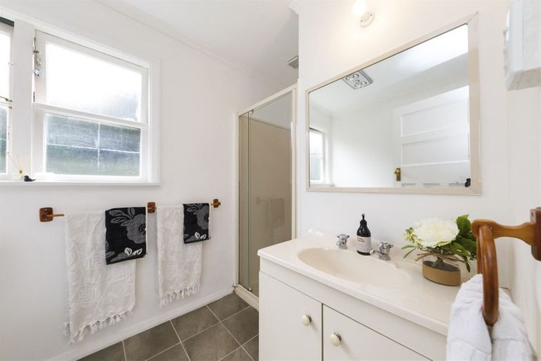 Photo of property in 4 Napier Road, Terrace End, Palmerston North, 4410