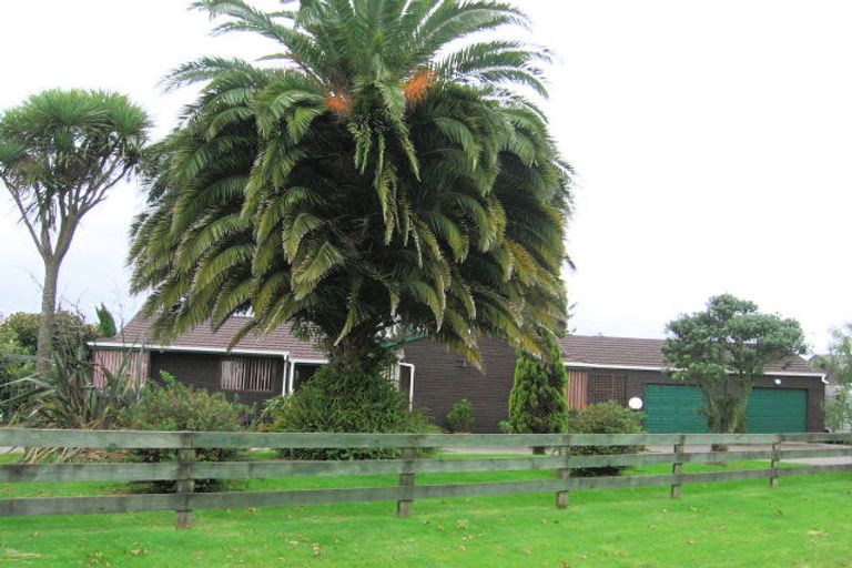 Photo of property in 4 Faith Grove, Greenhithe, Auckland, 0632