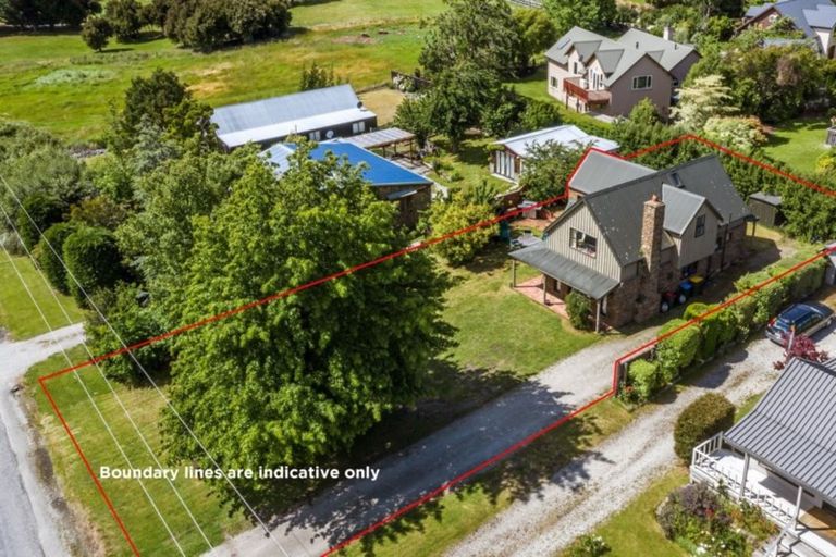 Photo of property in 231 Beacon Point Road, Wanaka, 9305