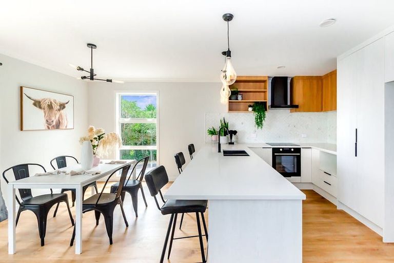 Photo of property in 21 Ruru Street, Waikanae, 5036