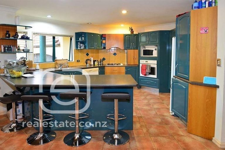 Photo of property in 2 Roseville Road, Gulf Harbour, Whangaparaoa, 0930