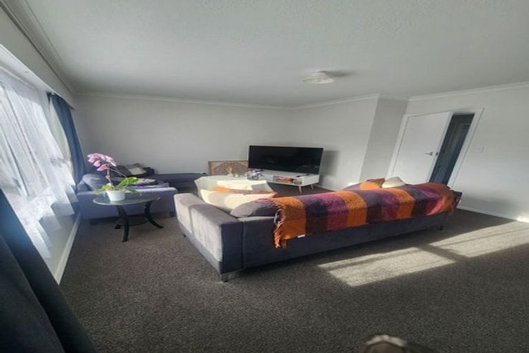 Photo of property in 13-13a Benzie Avenue, Wallaceville, Upper Hutt, 5018